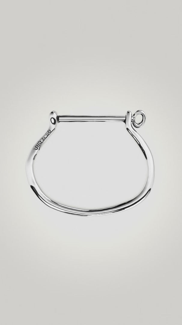 UNOde50 Silver Shackled Bangle
