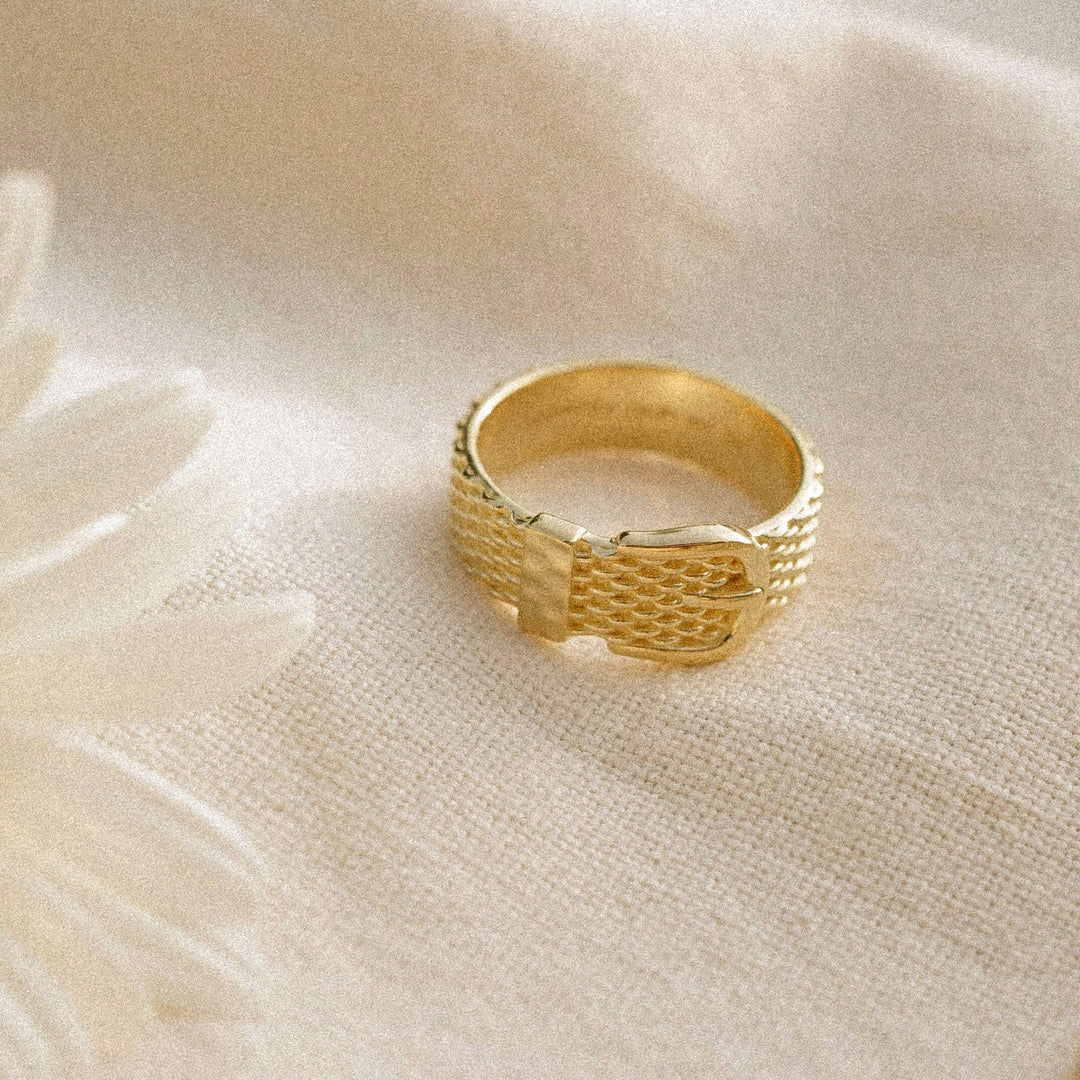 Daisy Shrimps Belt Ring