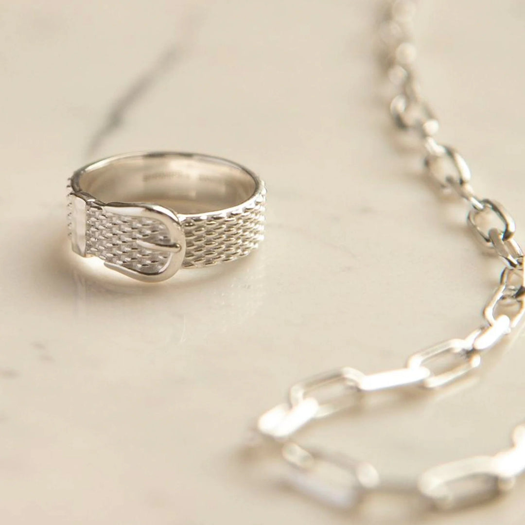 Daisy Shrimps Belt Ring