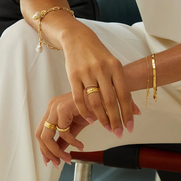 Daisy Star Engraved Stacking Ring