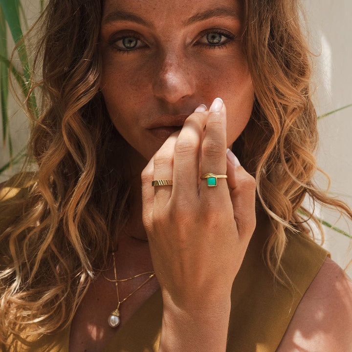 Daisy Turquoise Wave Ring