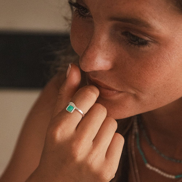 Daisy Turquoise Wave Ring