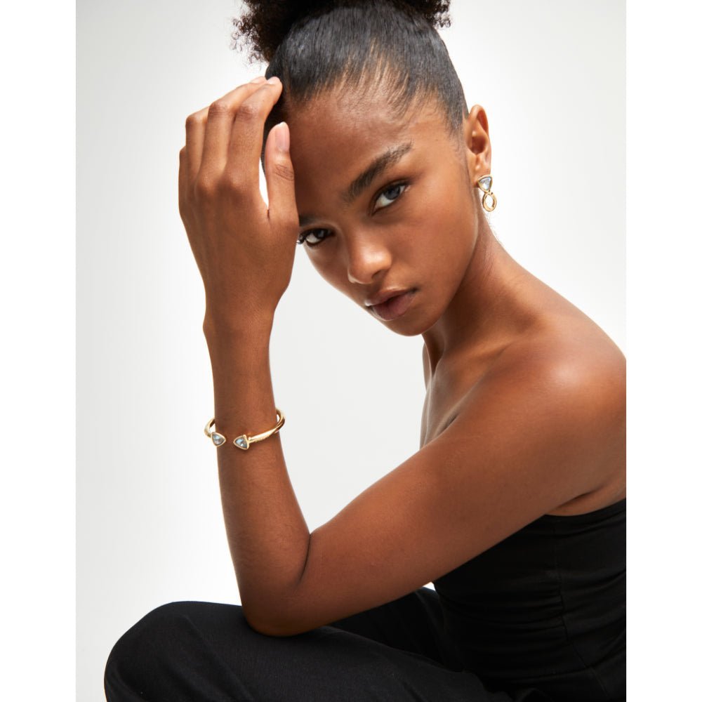 Unode50 18K Gold Plated Cuff Two Multicolored Crystals Bracelet - MococoUNOde50PUL2510MCLORO0MBracelets