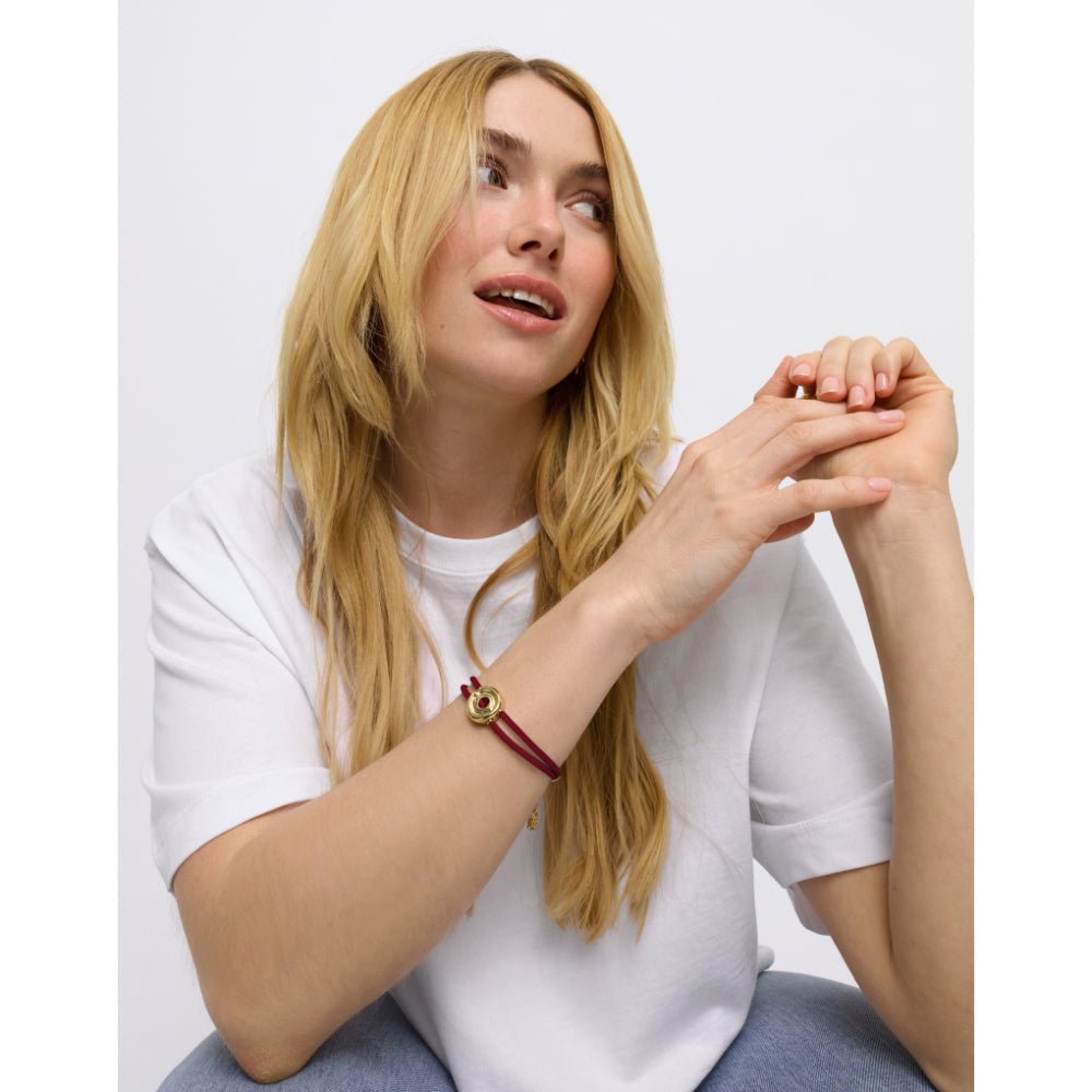 Unode50 18K Gold Plated Double Red Leather Birthstone Eye Bracelet - MococoUNOde50PUL2601ROJORO0MBracelets