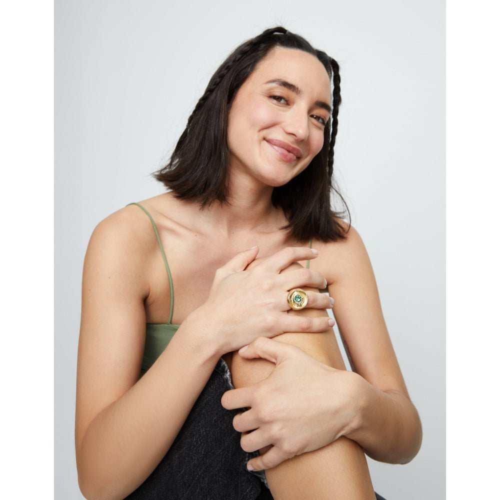 Unode50 18K Gold Plated Eye - Shaped Signet Faceted Green Crystal Ring - MococoUNOde50ANI0856-12-18KRings