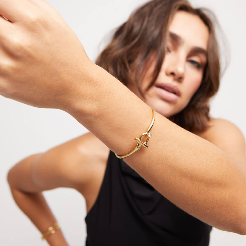 UNOde50 18K Gold - Plated White Topaz Bangle Bracele - MococoUNOde50PUL2449BLNORO0MBracelets