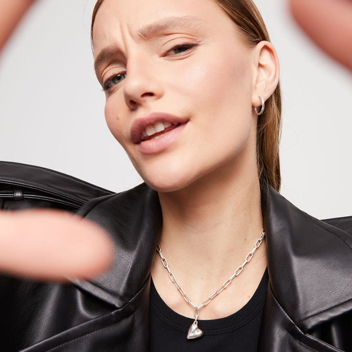 Unode50 Silver Heart Charm Made of Metal Alloy Chain Necklace - MococoUNOde50COL2018MTL0000UNecklace