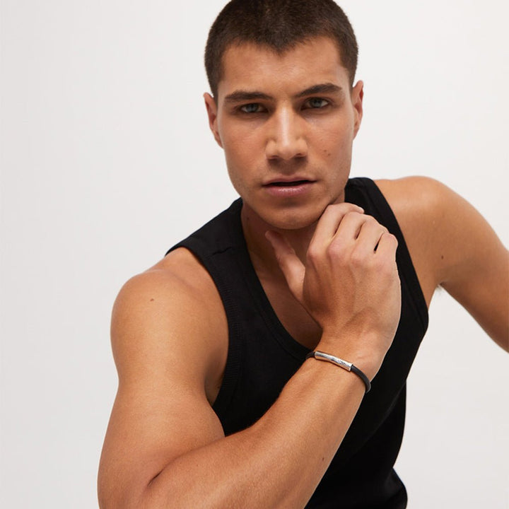 Unode50 Silver Metal Alloy Clasp Leather Bracelet - MococoUNOde50PUL2462MARMTL0MBracelets