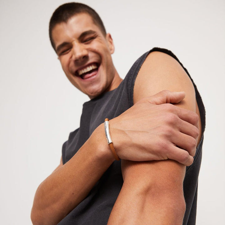 Unode50 Silver Metal Alloy Clasp Leather Bracelet - MococoUNOde50PUL2462MARMTL0MBracelets