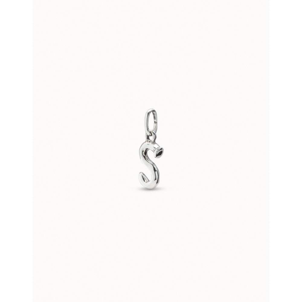 UNOde50 Silver Small Letter S (CHA0045MTL0000U) - MococoUNOde50CHA0045MTL0000U9012575030012Pendants