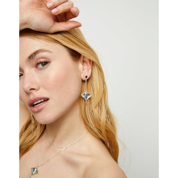Unode50 Sterling Silver Manta Ray - Shaped Drop Earrings - PEN1009 - MococoUNOde50PEN1009Earrings