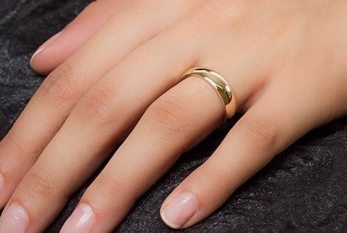 Clogau 4mm Windsor 9ct Yellow Gold Wedding Ring - MococoClogauWED4DY/P5051537104735Rings