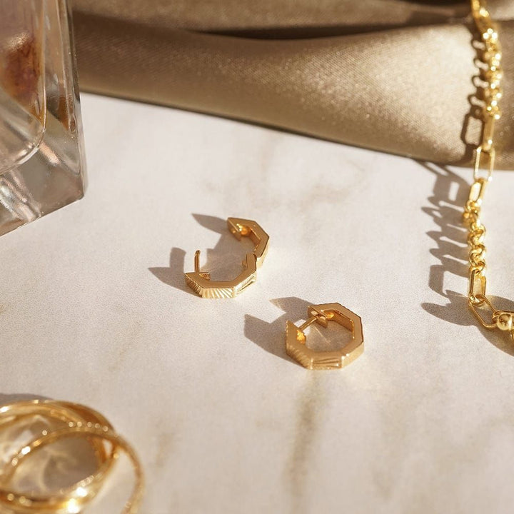 Daisy London 18ct Gold Estee Lalonde Octagonal Huggie Hoops - MococoDaisy LondonELE13_GP5056104123522Earrings