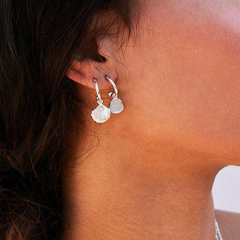Daisy London Sterling Silver Isla Mother of Pearl Drop Earrings - MococoDaisy LondonSE04_SLV5056104104521Earrings