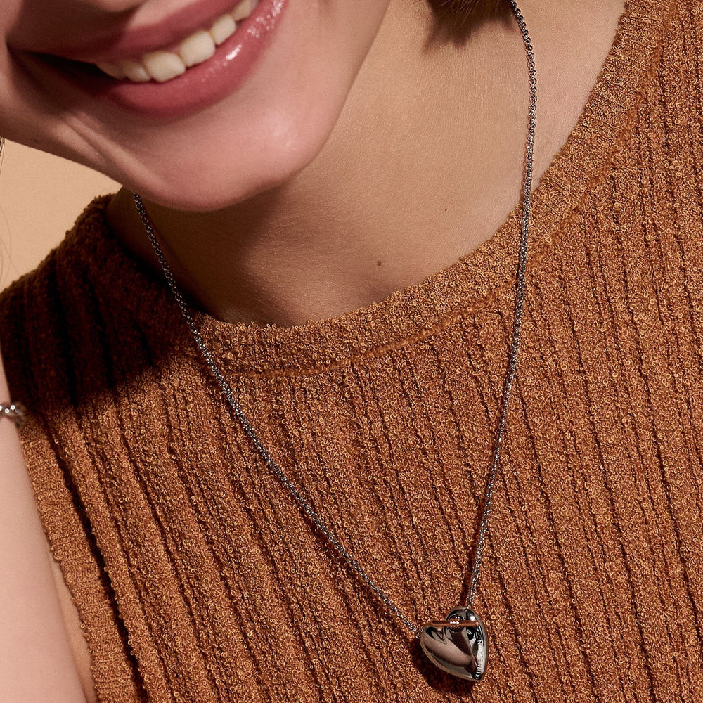 Olivia Burton Silver Classic Knot Heart Necklace - MococoOlivia Burton241000317613272525541Necklaces